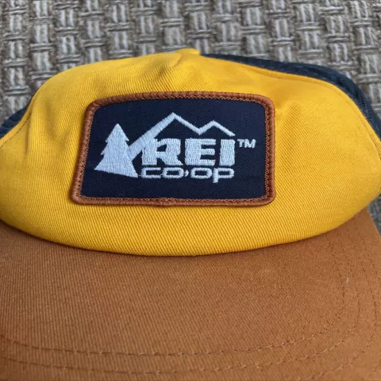 REI Coop Hat Trucker Hat SnapBack Mesh One Size 