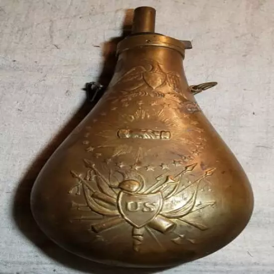 VINTAGE BRASS BLACK POWDER FLASK HORN US SHIELD, STARS, EAGLES, HANDS EMBOSSED