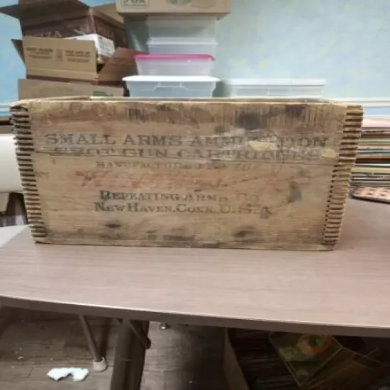 VINTAGE WINCHESTER SMALL ARMS AMMUNITION LOADED SHOT SHELLS WOOD BOX GUNS