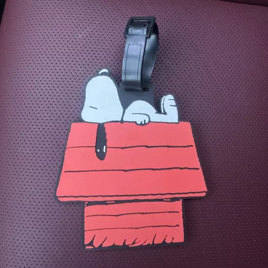 Peanuts Worldwide 2022 Snoopy 3D silicone luggage Bag name tag NWT 6” X4”