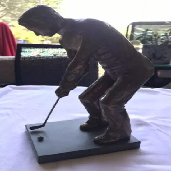 A Original Vintage Limited Edition Golfer Bronze Sculpture By Ian Thomas #31/150