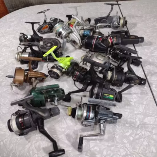 Mixed Lot of 16 Vtg Fishing Reels for Parts or Repair Daiwa, Zebco, Shimano etc