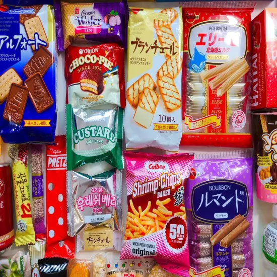 Asian Snack Box | 50 pcs | Best of Japanese Korean ASIAN Snacks | SNACK SAMPLERS