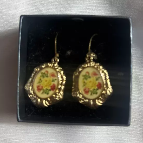 Victorian Floral Dangle Goldtone Earrings