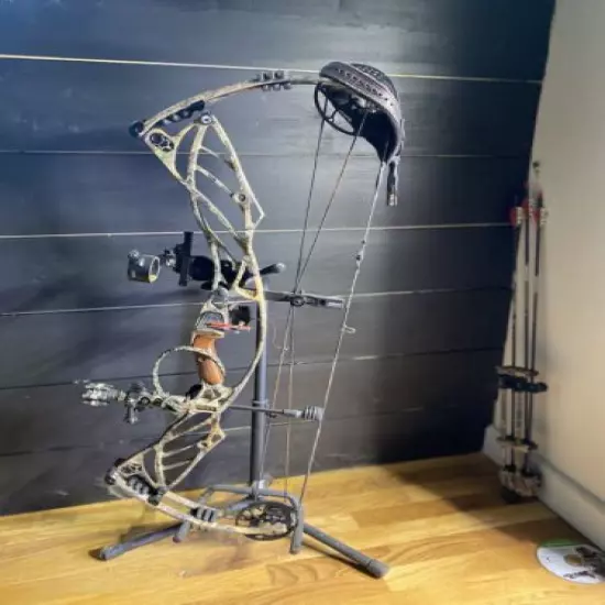 hoyt defiant 34