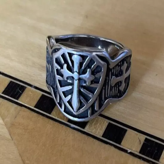 Knight Crusade Cross Armor Shield Ring size 9.5 Mint