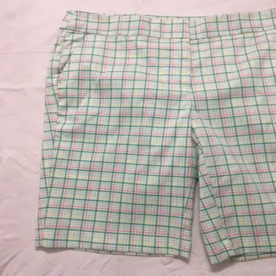 Izod Golf Shorts Womens Size 6 Green Plaid Moisture Wicking Stretch UPF 15 NWT