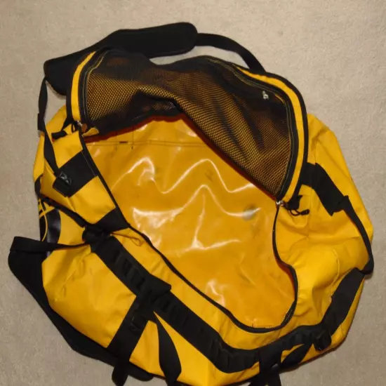 THE NORTH FACE YELLOW/BLACK DUFFEL BAG WITH BACKPACK STRAPS