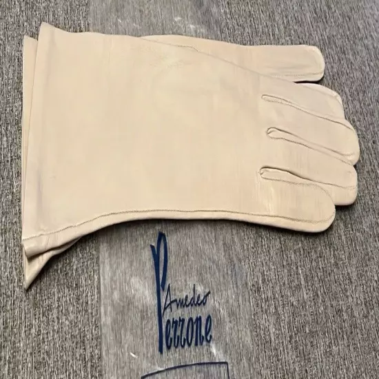 NIP BEAUTIFUL AMEDEO PEZZONE IVORY KID SKIN LEATHER VINTAGE GLOVES SIZE 7