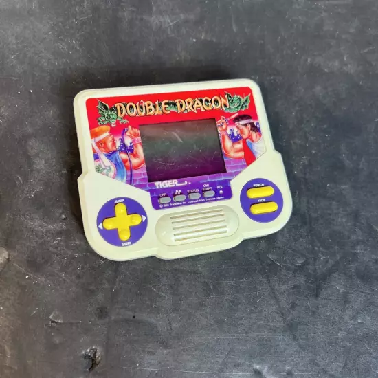 DOUBLE DRAGON Tiger Electronics Handheld Game 1988 TESTED WORKS