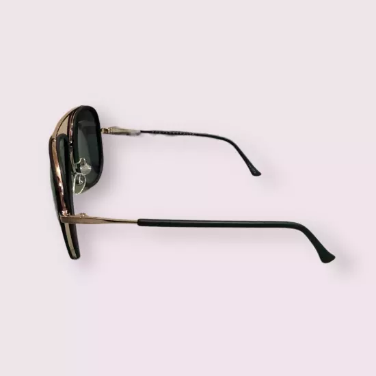 Quay Australia Needing Fame 126 Black/Gold Aviator Sunglasses