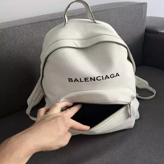 BALENCIAGA LEATHER BACKPACK BAG SS18 WHITE OPIUM STYLE RICK OWENS ALYX