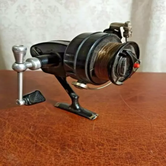 Vintage Soviet fishing reel for spinning Original. USSR. SN