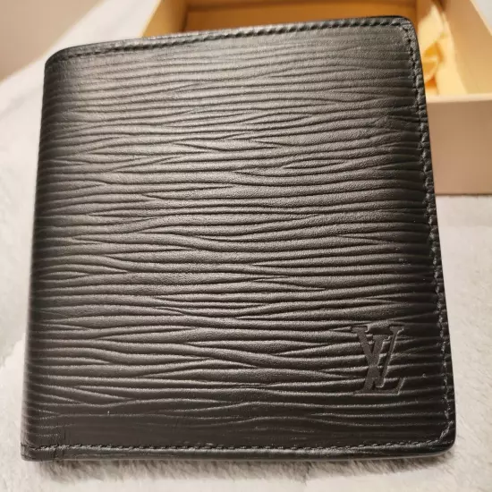 MINT Louis Vuitton Multiple Bifold Wallet Epi Leather Noir M60662 Genuen 