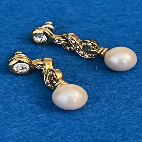 E20 Gold Tone Crystal And Faux Pearl Pierced Earrings 