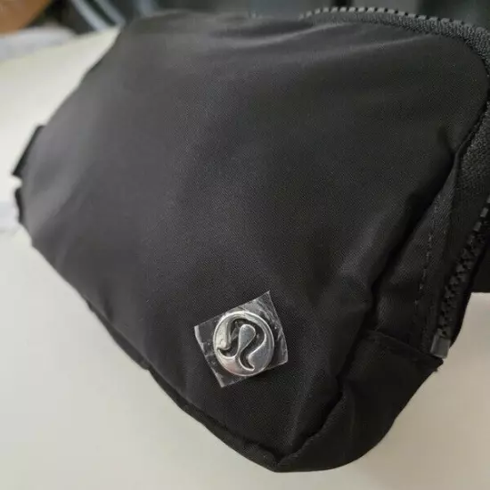 Lululemon Black / Silver Everywhere Belt Bag 1L NWT Brand New