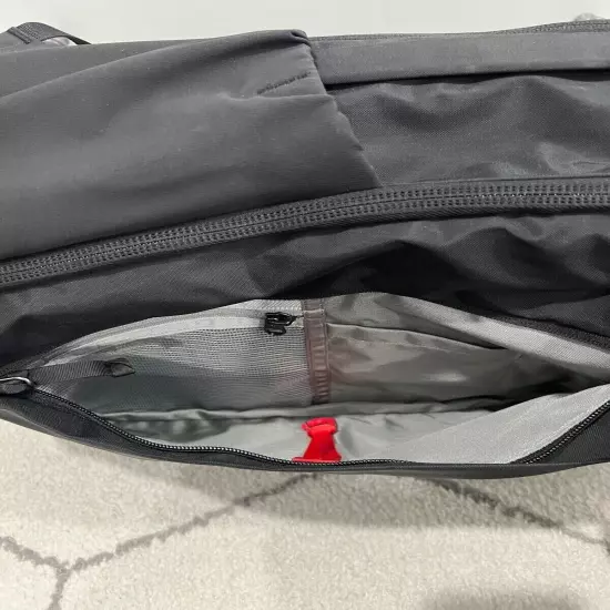 Evergoods Civic Travel Bag CTB 26L in great condition