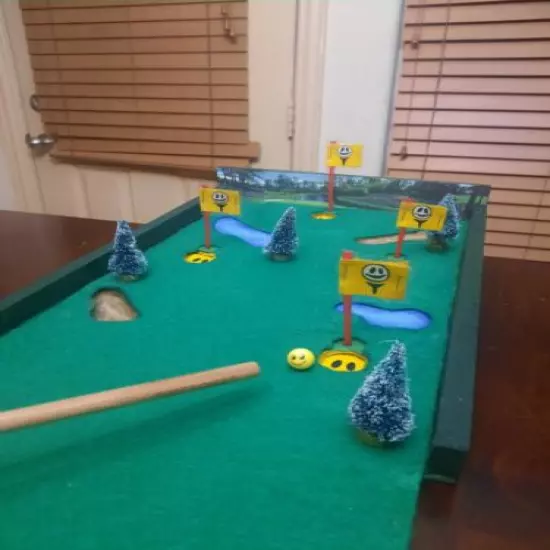 Miniature Indoor Golf Putting Family Game