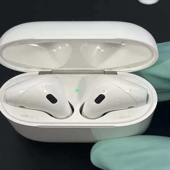 Apple AirPods White In Ear Headset with Charging Case 2nd Generation - Tested