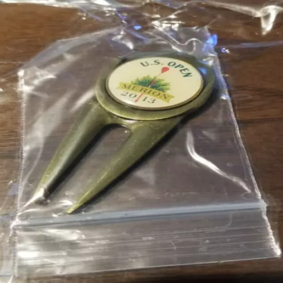 U.S. OPEN 2013 Merion USGA Member Souvenir Ball Marker w/ GOLF DIVOT REPAIR TOOL