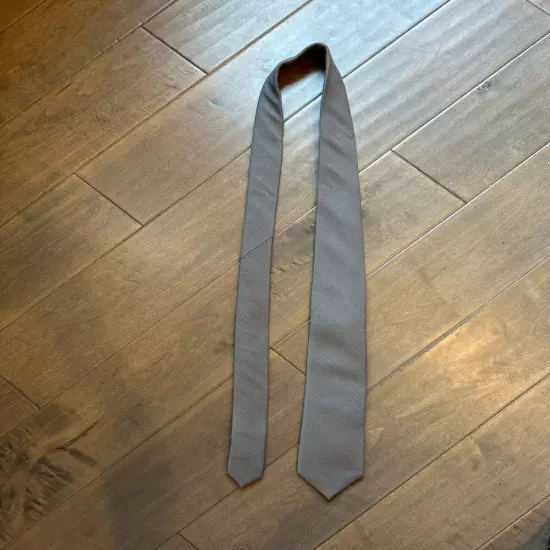 Gray the tie bar Tie 100% Silk Made in USA 57"