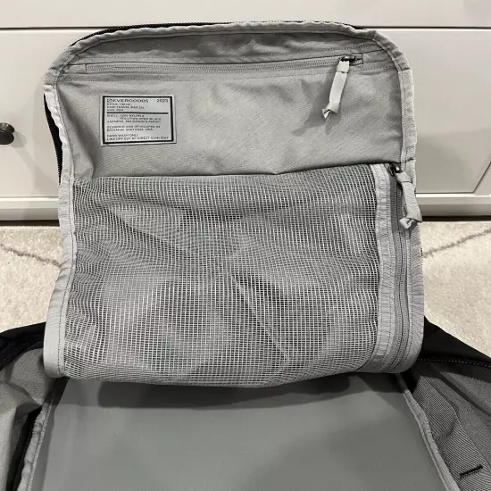 Evergoods Civic Travel Bag CTB 26L in great condition