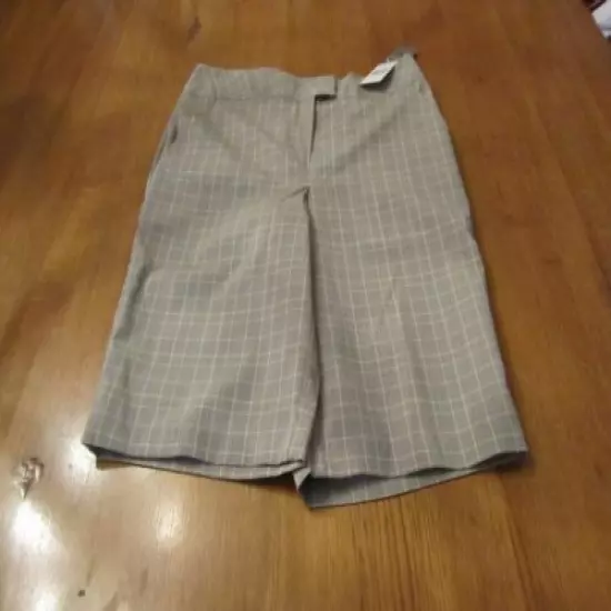 Womens Tail Golf Shorts, NWT, 4