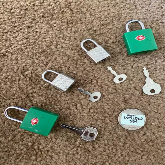 4 locks, 2 are TSA Approved Travel Locks and 2 smaller locks. 7 keys+lanyard