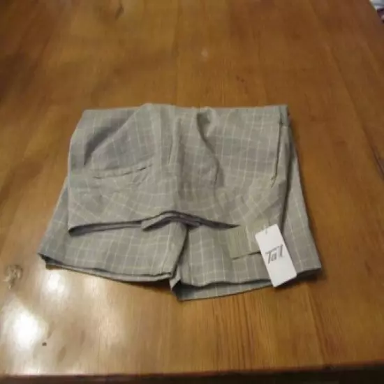 Womens Tail Golf Shorts, NWT, 4