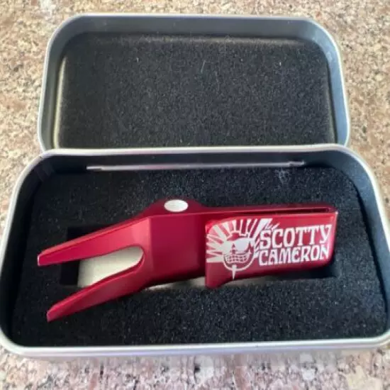 NEW Scotty Cameron Gallery Release 2021 AGAVE CLIP TOOL Red- With Tin 