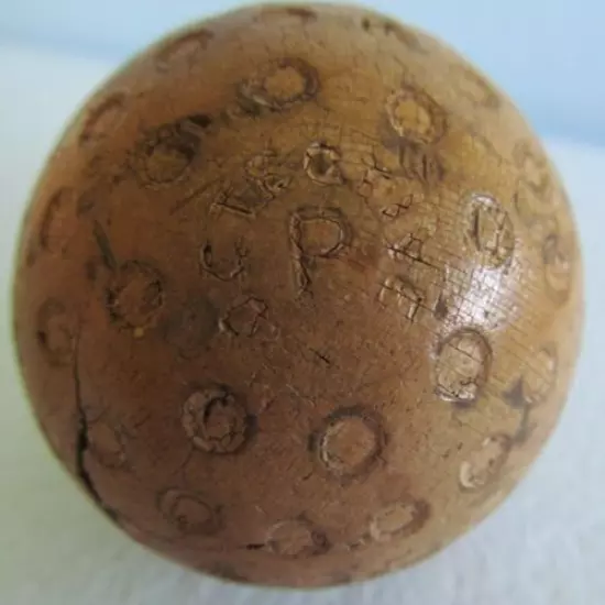 VINTAGE GOLF BALL- UNUSUAL DESIGN-P DETECTIVE W/CIRCLES SPACED FURTHER APART