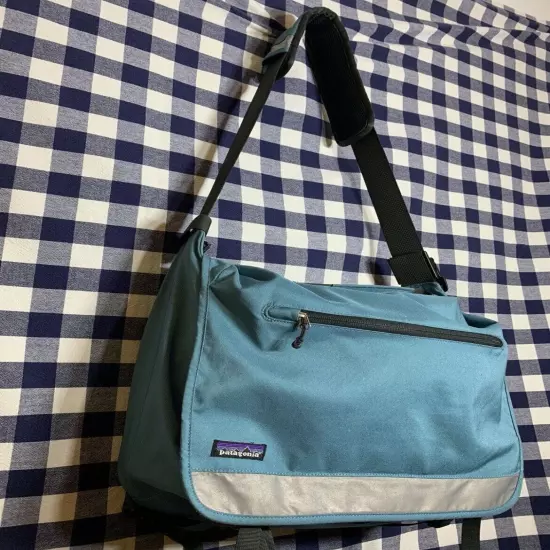 patagonia laptop bag